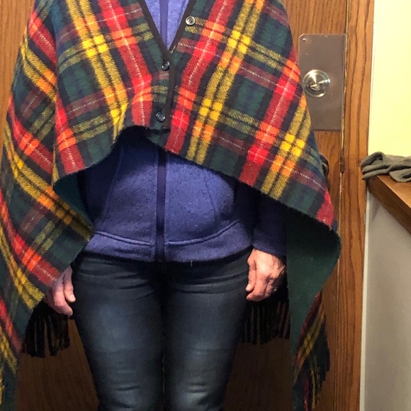 Vintage Wool Reversible Plaid/ Green Cape - Picture 3 of 7